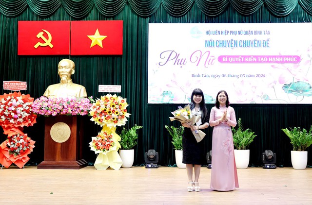 Hội Liên hiệp Phụ nữ quận Bình Tân tổ chức Chương trình 8-3 cho 300 chị em- Ảnh 3.