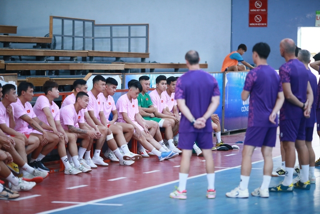 Tuyển futsal Việt Nam có buổi tập đấu tiên hướng đến vé dự World Cup 2024- Ảnh 1.