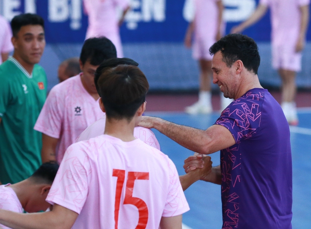 Tuyển futsal Việt Nam có buổi tập đấu tiên hướng đến vé dự World Cup 2024- Ảnh 2.