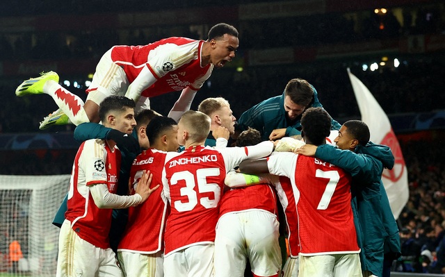 Vòng 32 Ngoại hạng Anh: Man City và Arsenal đua ngôi đầu bảng- Ảnh 6.