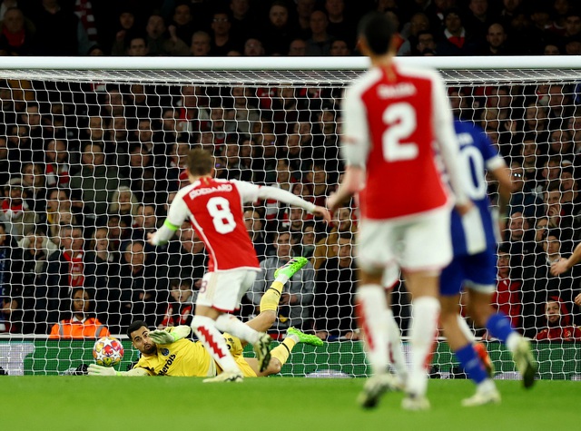"Đấu súng" nghẹt thở, Arsenal phá dớp vào tứ kết Champions League - Ảnh 5.