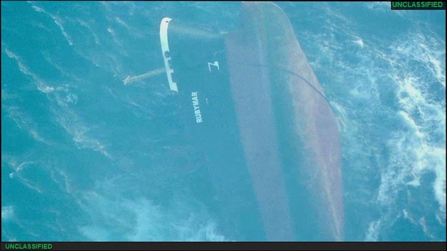 Ảnh chụp tàu Rubymar sau khi bị chìm ở biển Đỏ hôm 3-3 Ảnh: Reuters