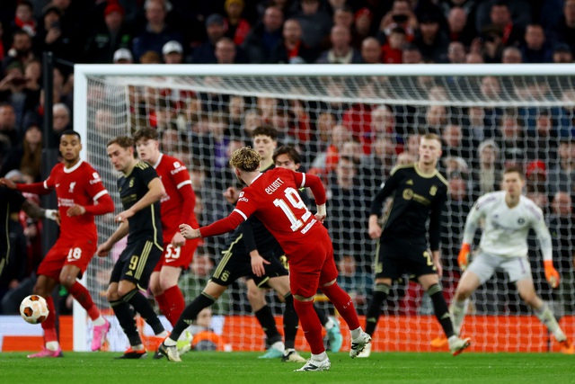 Ghi 11 bàn sau 2 lượt, Liverpool ra oai ở Europa League- Ảnh 1.