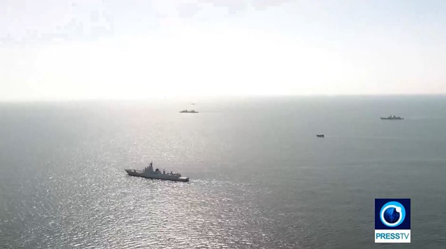 Cuộc tập trận có sự tham gia của hơn 20 tàu chiến, tàu hỗ trợ, và trực thăng từ 3 nước. Ảnh: Press TV