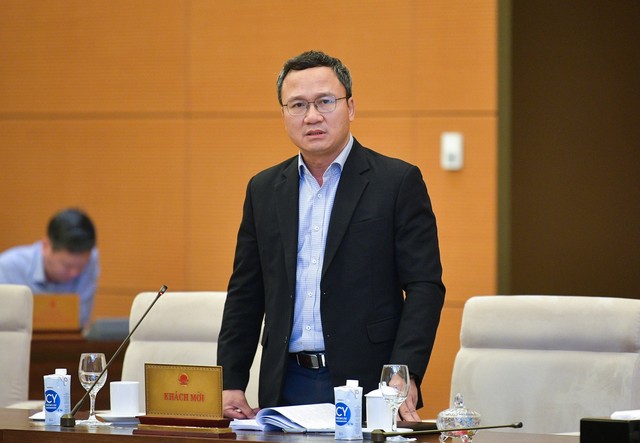 Ông Khuất Việt Hùng, Phó Chủ tịch chuyên trách Ủy ban An toàn giao thông Quốc gia