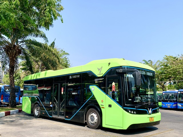 Xe buýt điện D4 đã hoạt động ở TP HCM, đóng góp cho sự phát triển phương tiện giao thông điện, năng lượng xanh