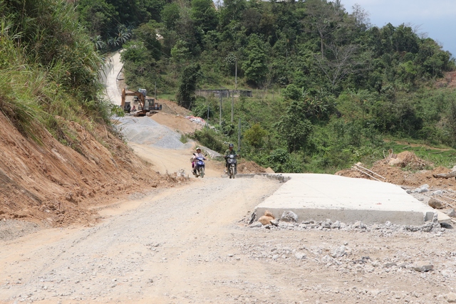 Đường làm chậm, Chủ tịch UBND huyện Phước Sơn tự nhận thiếu quyết liệt- Ảnh 5.