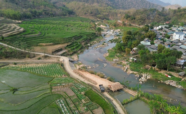 Ruộng bậc thang xanh mướt ở huyện biên cương Thanh Hóa- Ảnh 9.