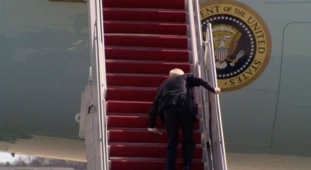 Đôi giày "bí ẩn" của Tổng thống Biden- Ảnh 2.