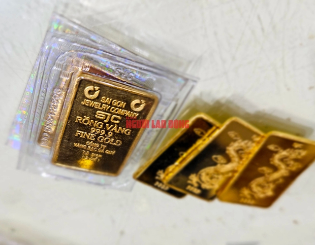 Giá vàng lại tăng sốc, vàng SJC lên sát 81 triệu đồng/lượng- Ảnh 1.