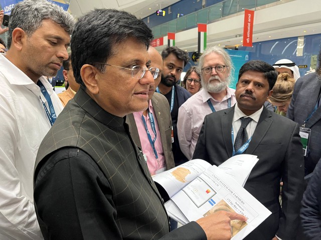 Bộ trưởng Thương mại Ấn Độ Piyush Goyal phát biểu trong những giờ đàm phán cuối cùng tại hội nghị WTO hôm 1-3 Ảnh: REUTERS