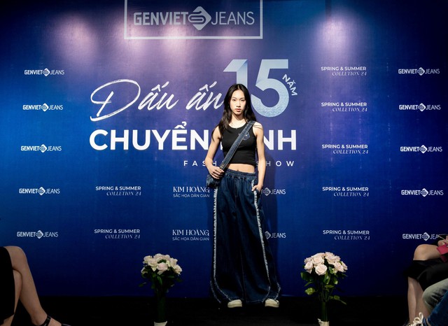 Mẫu teen Quỳnh Trang gợi ý cho set denim cực ấn tượng- Ảnh 2.