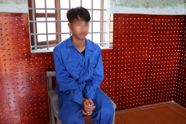 Bắt giam 1 thiếu niên ở Vĩnh Long đâm chết cha ruột tại đám giỗ- Ảnh 1.