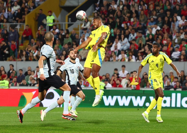 Bồ Đào Nha - Thụy Điển: Bruno Fernandes tỏa sáng trận cầu 7 bàn- Ảnh 1.
