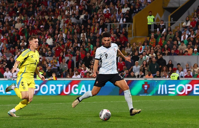 Bồ Đào Nha - Thụy Điển: Bruno Fernandes tỏa sáng trận cầu 7 bàn- Ảnh 4.