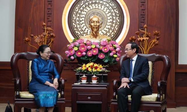Bí thư Thành ủy TP HCM Nguyễn Văn Nên tiếp tân Đại sứ Lào tại Việt Nam- Ảnh 2.