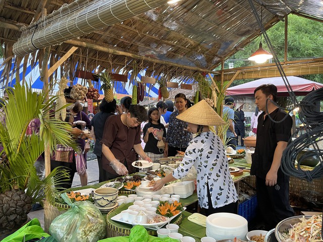 Có gì đặc sắc tại sự kiện ẩm thực 2024 của Saigontourist Group? - Ảnh 3.