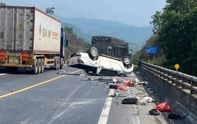 Lại tai nạn trên tuyến cao tốc La Sơn - Tuý Loan- Ảnh 1.