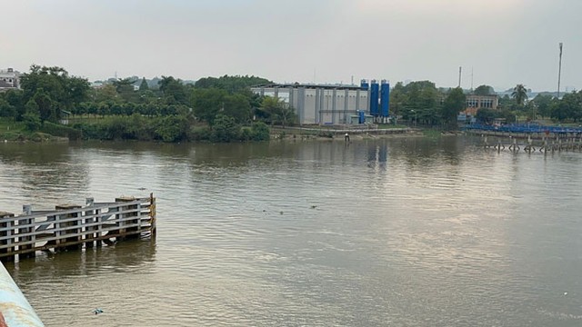 Sông Đồng Nai đoạn gần Nhà máy Nước Biên Hòa. Ảnh: NGUYỄN TUẤN