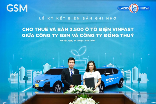 Một hãng taxi ở Lâm Đồng đặt mua và thuê thêm 2.500 ô tô điện VinFast- Ảnh 1.