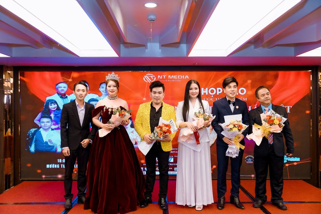 Thí sinh "Tài năng tiếng hát Việt" có cơ hội biểu diễn tại nước ngoài- Ảnh 2.