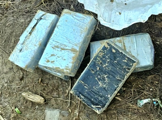 Phát hiện thêm nhiều gói nghi ma túy ở bãi biển Vũng Tàu- Ảnh 1.