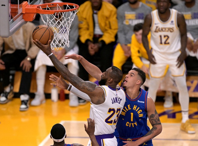 LeBron James đạt cột mốc kỳ vĩ - ghi 40.000 điểm trong lịch sử NBA- Ảnh 1. LeBron James đạt cột mốc kỳ vĩ - ghi 40.000 điểm trong lịch sử NBA- Ảnh 1.