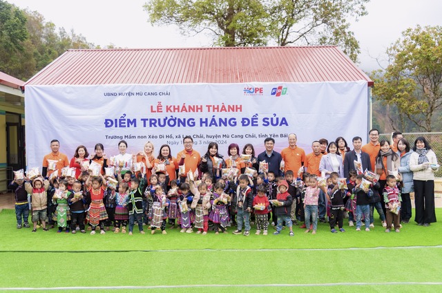 Khánh thành điểm trường mầm non cho học sinh nghèo huyện Mù Cang Chải- Ảnh 1.