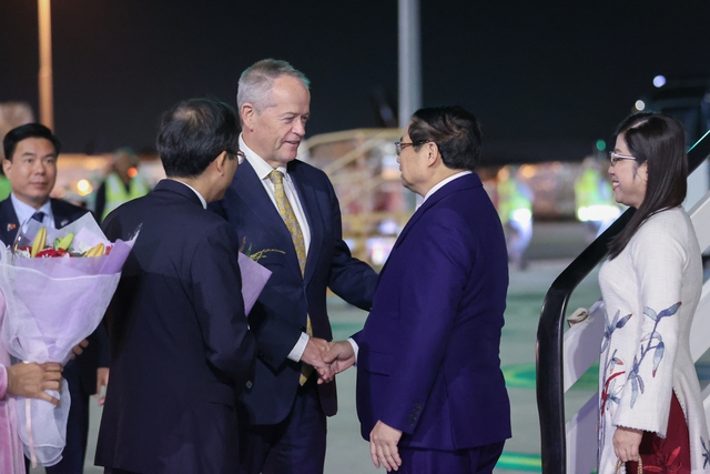 Thủ tướng Phạm Minh Chính và phu nhân Lê Thị Bích Trân cùng đoàn đại biểu cấp cao Việt Nam tới sân bay Melbourne, bang Victoria - Úc Ảnh: Nhật Bắc