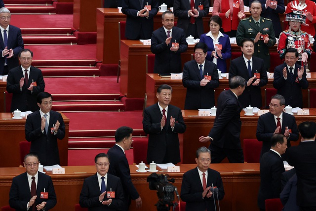 Chủ tịch Trung Quốc Tập Cận Bình và một số đại biểu dự phiên khai mạc kỳ họp thứ 2 Quốc hội Trung Quốc ở thủ đô Bắc Kinh ngày 5-3  Ảnh: REUTERS