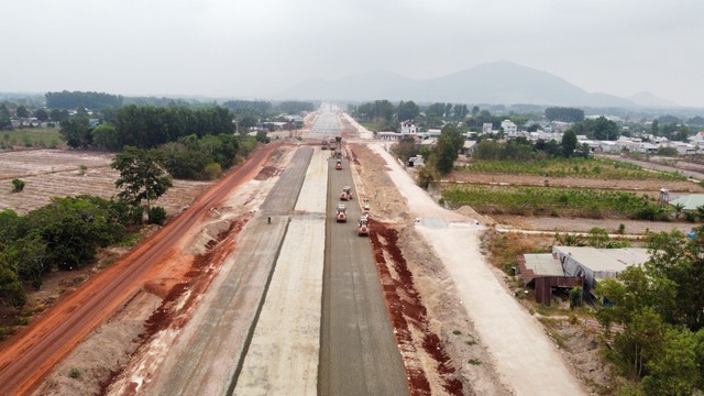 Cơ chế chỉ định thầu giúp đẩy nhanh tiến độ dự án cao tốc Biên Hòa - Vũng Tàu- Ảnh 1.