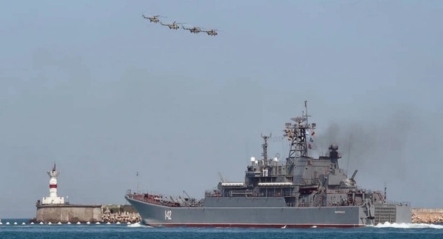 Tàu đổ bộ cỡ lớn Novocherkassk của Hạm đội biển Đen Nga. Ảnh: Defense Express