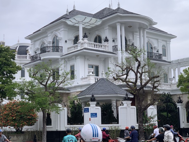 Phong tỏa khu vực nhà riêng của Chủ tịch UBND tỉnh Quảng Ngãi Đặng Văn Minh- Ảnh 3.
