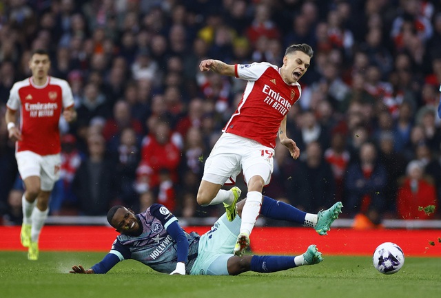 Kai Havertz tỏa sáng derby, Arsenal chiếm ngôi đầu Ngoại hạng Anh- Ảnh 1.