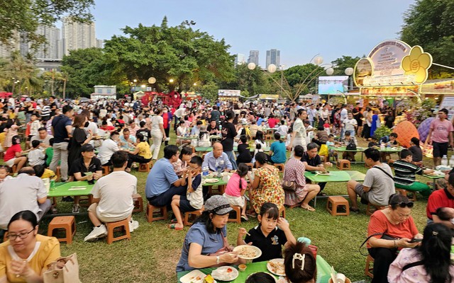 Một lễ hội văn hóa ẩm thực ở TP HCM vừa đón lượng khách kỷ lục - Ảnh 1.