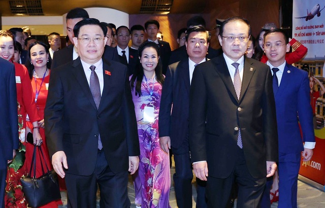 Chủ tịch Quốc hội dự Diễn đàn thúc đẩy hợp tác đầu tư Việt Nam-Trung Quốc- Ảnh 1.