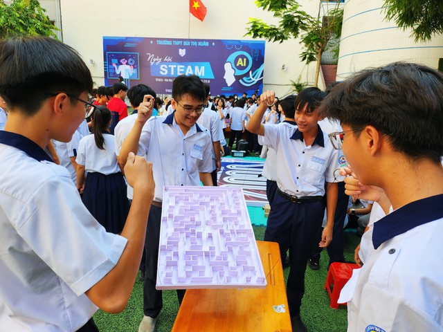 Bất ngờ sản phẩm AI của học sinh lớp 10 Trường Bùi Thị Xuân- Ảnh 2.