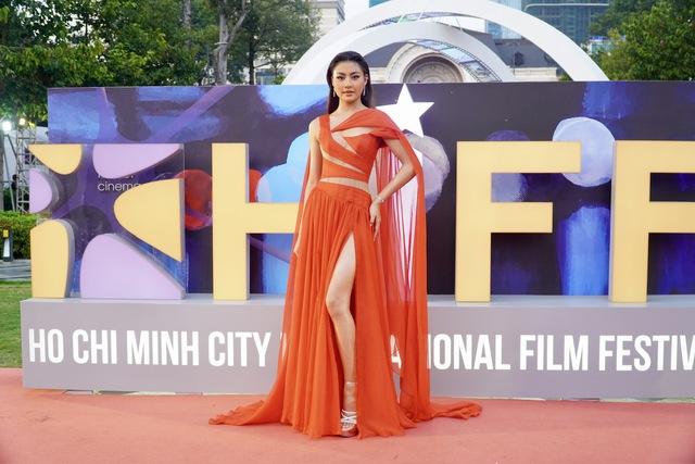 Hoa hậu Tiểu Vy lung linh trên thảm đỏ bế mạc HIFF 2024- Ảnh 5.