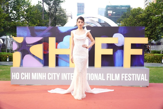 Hoa hậu Tiểu Vy lung linh trên thảm đỏ bế mạc HIFF 2024- Ảnh 1.