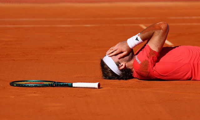 Vô địch Monte Carlo, Tsitsipas cân bằng kỷ lục của Nadal- Ảnh 1.