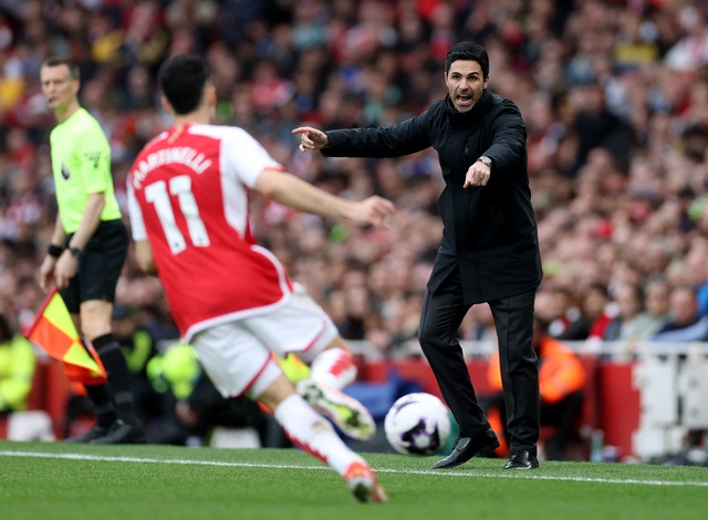 Arsenal thua sốc sân nhà, ngôi đỉnh bảng trao tay Man City- Ảnh 7.