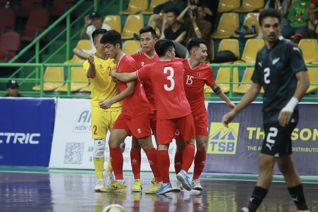 Futsal Việt Nam hướng đến chiến thắng ngày ra quân- Ảnh 1.