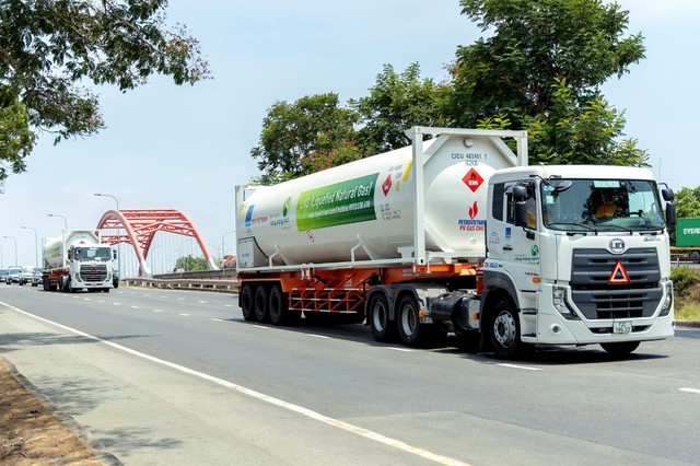 Xe bồn chở khí LNG phục vụ sản xuất công nghiệp