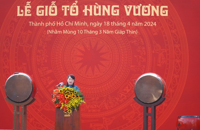 VIDEO: Người dân TP HCM gìn giữ truyền thống dâng lễ ngày giỗ Tổ- Ảnh 1.