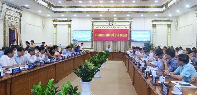 Nhiều tín hiệu tích cực của TP HCM được thông tin trong cuộc họp Ảnh MINH HIỆP