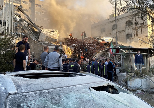 Cuộc không kích nhằm vào Đại sứ quán Iran ở Damascus khiến 12 người thiệt mạng vào ngày 1-4. Ảnh: Reuters