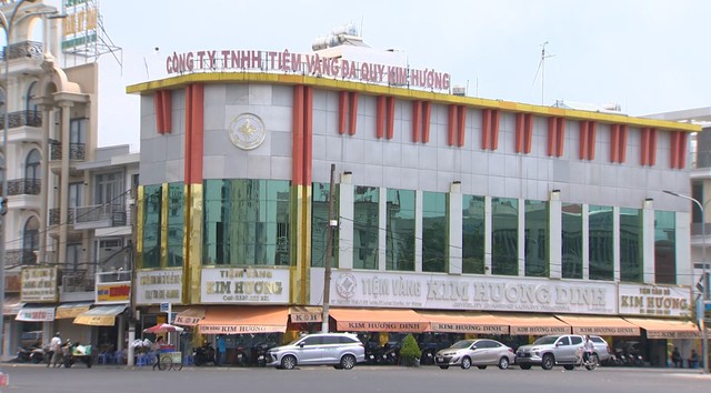 Kiểm tra tiệm vàng lớn ở TP Long Xuyên, An Giang- Ảnh 2.