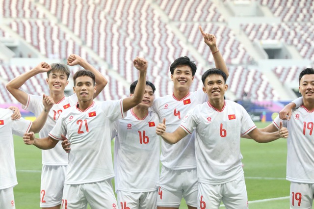 HLV Hoàng Anh Tuấn tự hào với màn trình diễn của U23  Việt Nam - Ảnh 5.