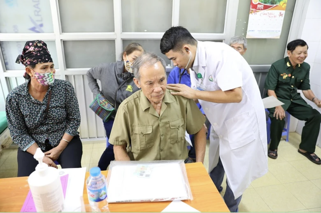 1.000 người dân Điện Biên được khám bệnh miễn phí- Ảnh 2.