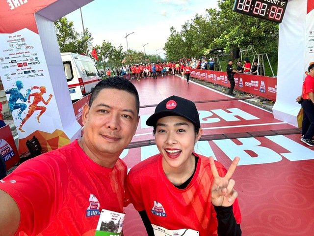 Diệp Bảo Ngọc, Bình Minh mê đường chạy Giải half-marathon Tự hào Tổ quốc tôi- Ảnh 4.